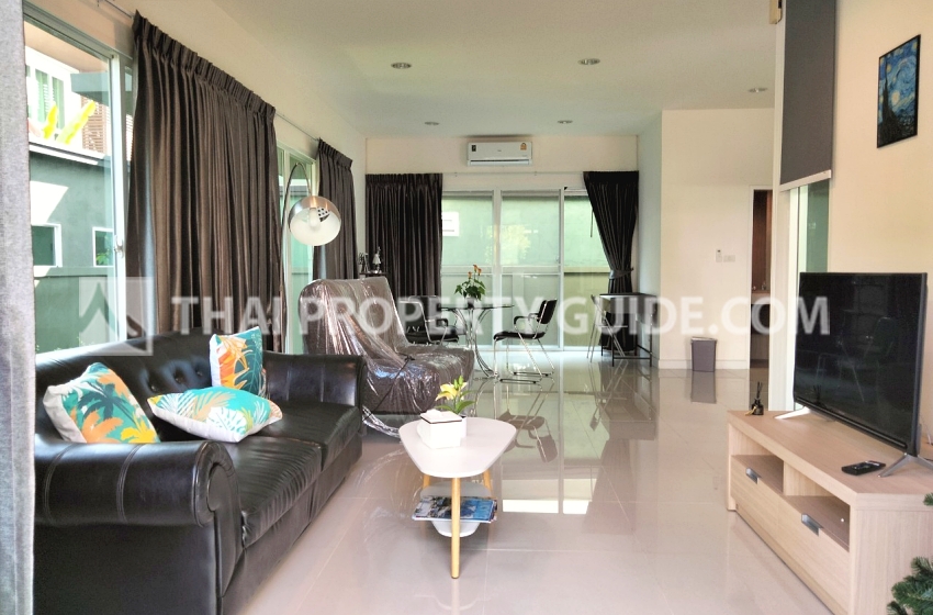 House with Shared Pool in Srinakarin 